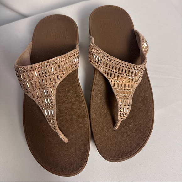FitFlop Incastone Women’s sz 7 Studded Thong Sandals Suede Wedge Slide Rose Gold - Picture 1 of 11